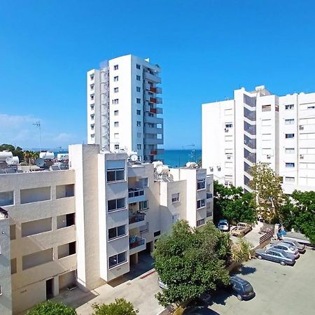 5 Min To The Beach Holiday Shared Apartment Incl Netflix - Private Room In 3 Bdr Apt Larnaca Exterior photo